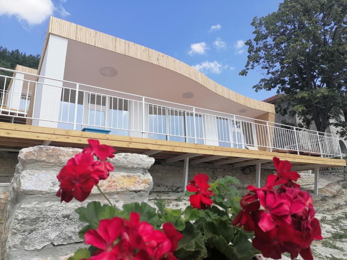 Talisman Villa Каварна Екстериор снимка